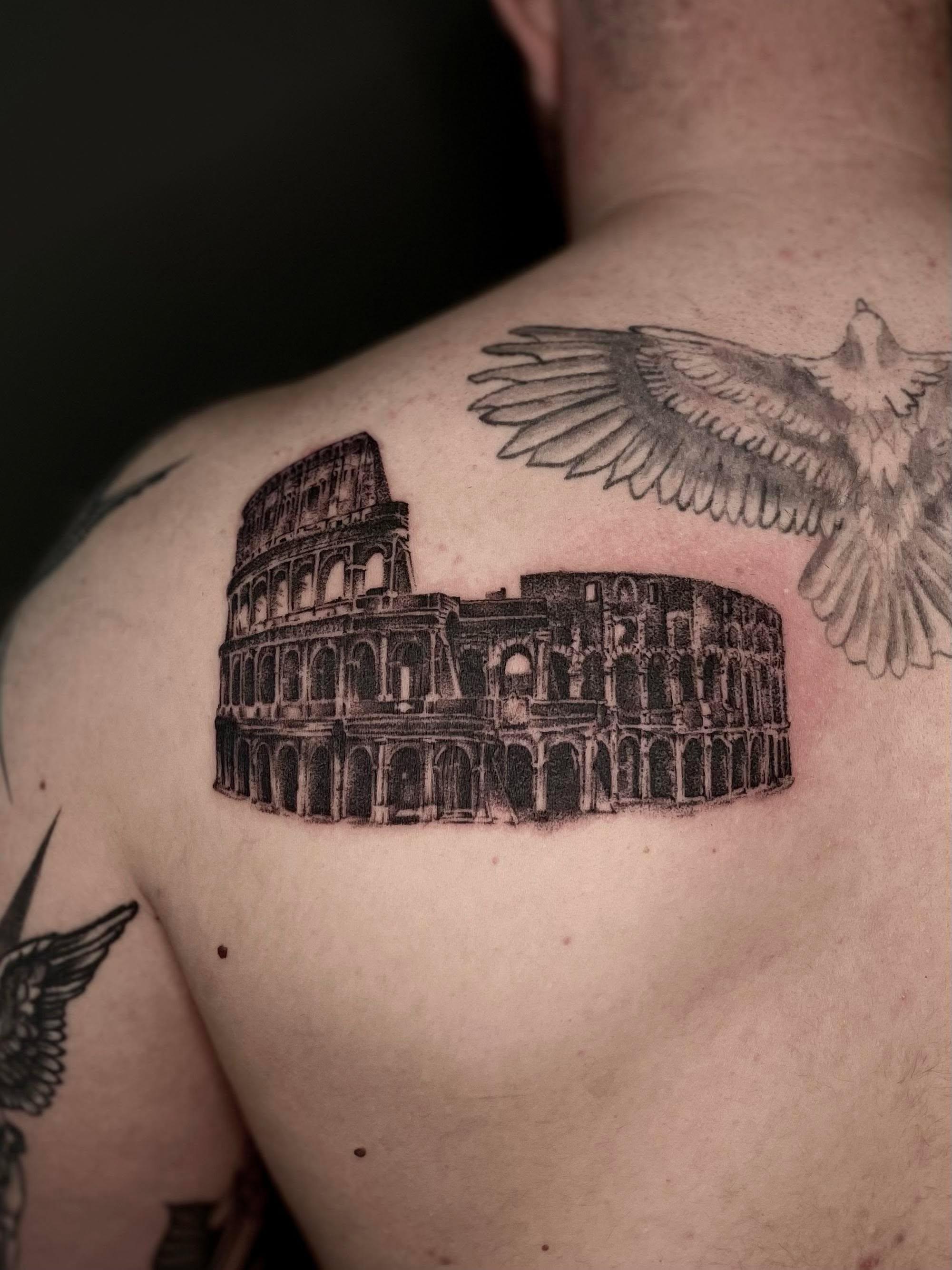 Iza – iza microrealism coloseum