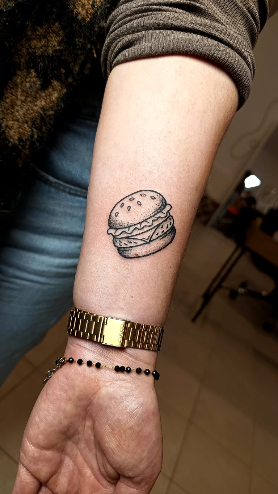 Kamil – kamil linework burger