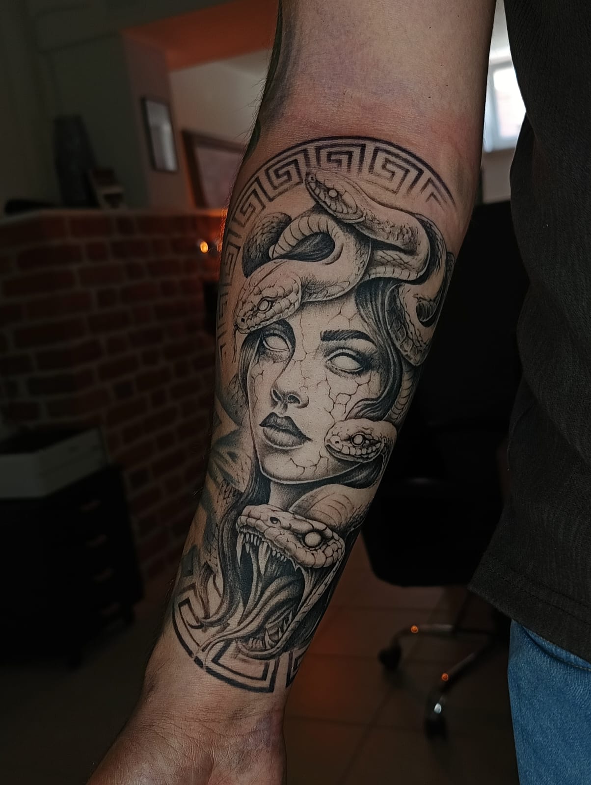 Kamil – kamil realistic medusa